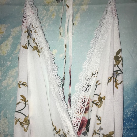 💐 NWOT Floral Romper - Picture 2 of 6